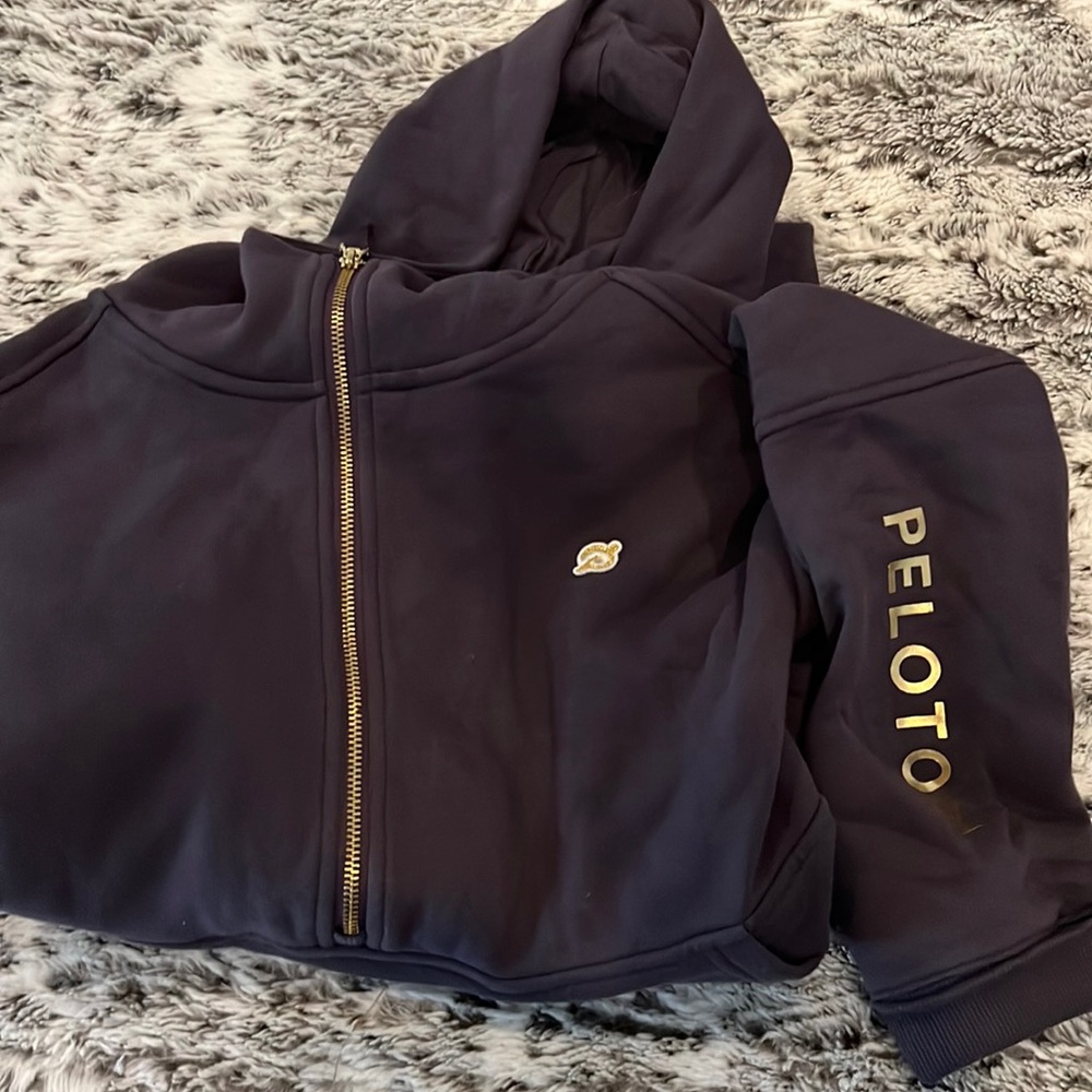 Brand new peloton half zip top